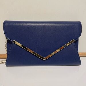 🔺SOLD🔺 Neiman Marcus Blue Leather envelope clutch bag with gold chain
